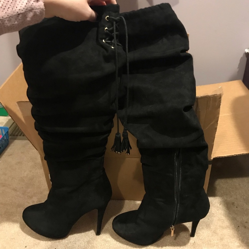 Knee high Thalia black boots